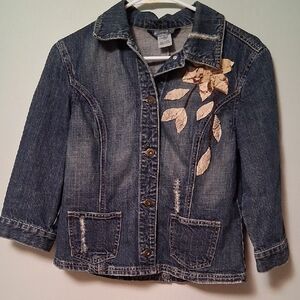 MAC & JAC JEAN JACKET with Floral Appliqué.   Size 6.